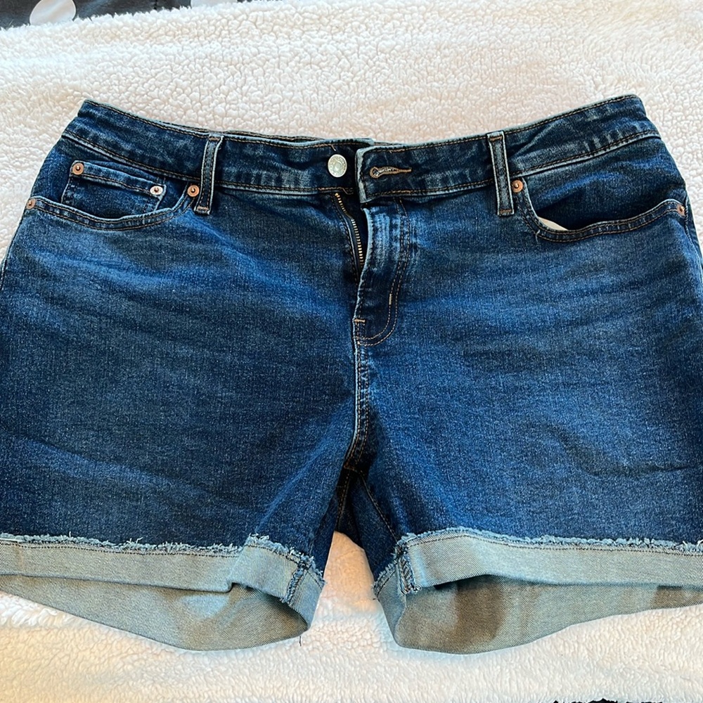 Denizen from Levi’s cuffed shorts, size 16